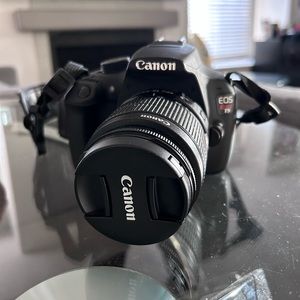 Canon EOS REBEL T5 Camera